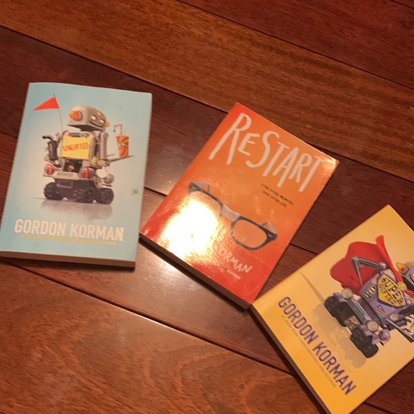set of 3 gordon korman books - Picture 8 of 8